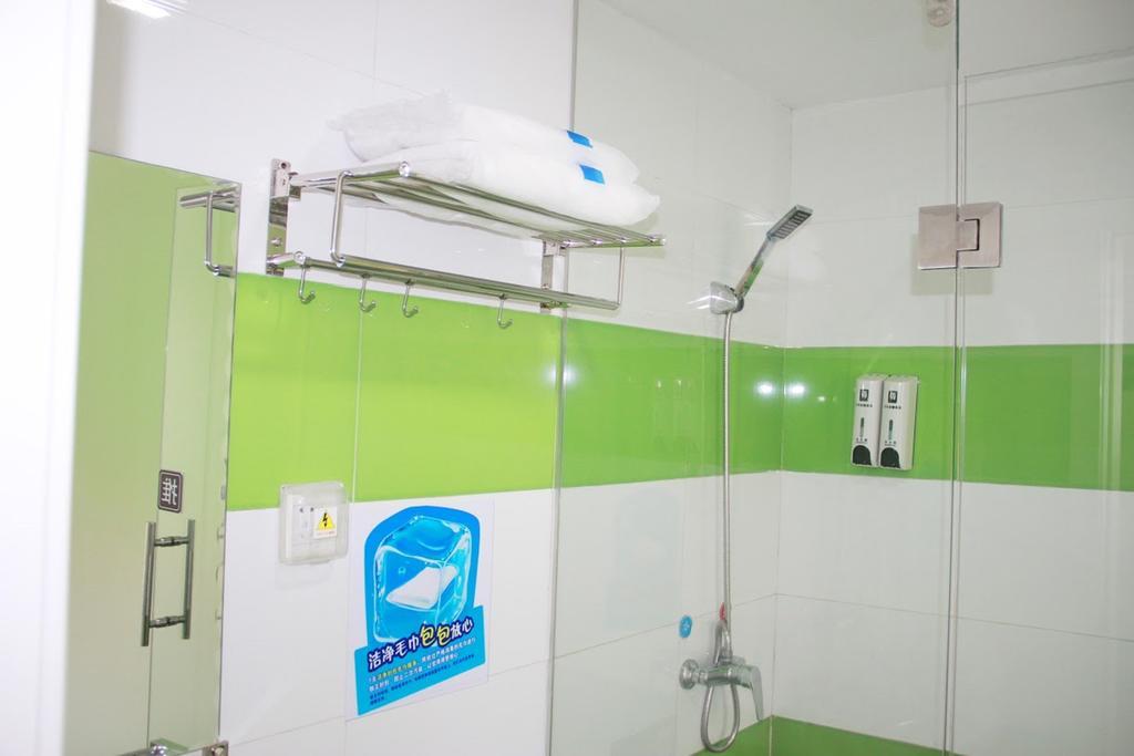7Days Inn Foshan Dongfang Square Walmart Екстер'єр фото